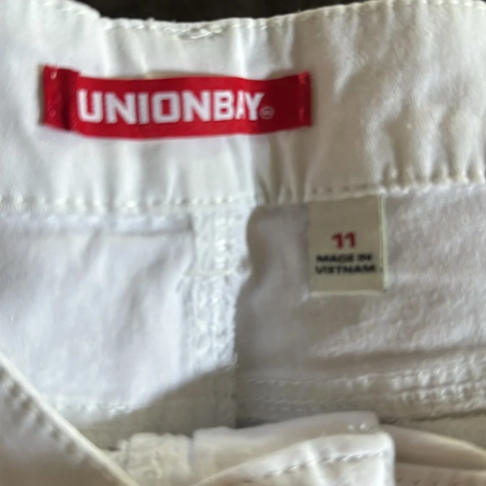 Union Bay white shorts size 11 - Picture 3 of 3